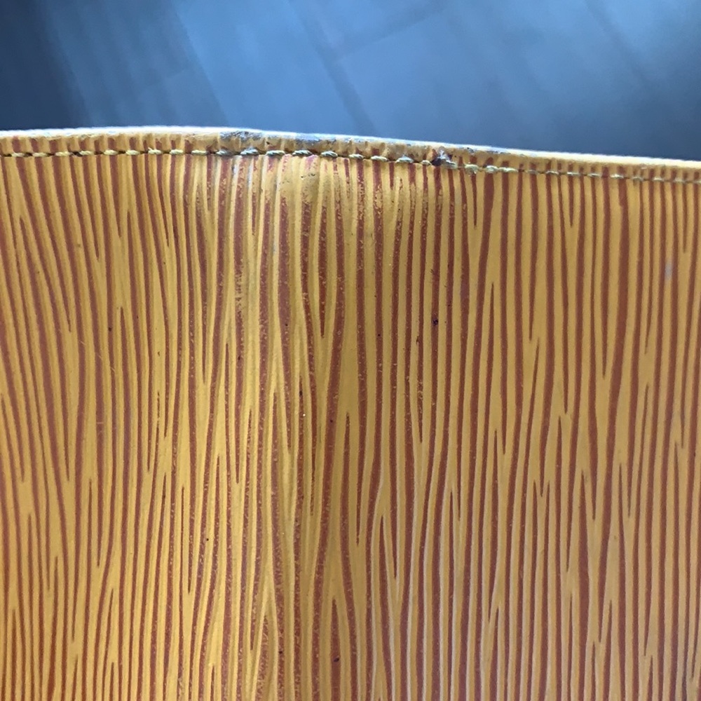 Louis Vuitton Wallet - Picture 4 of 5
